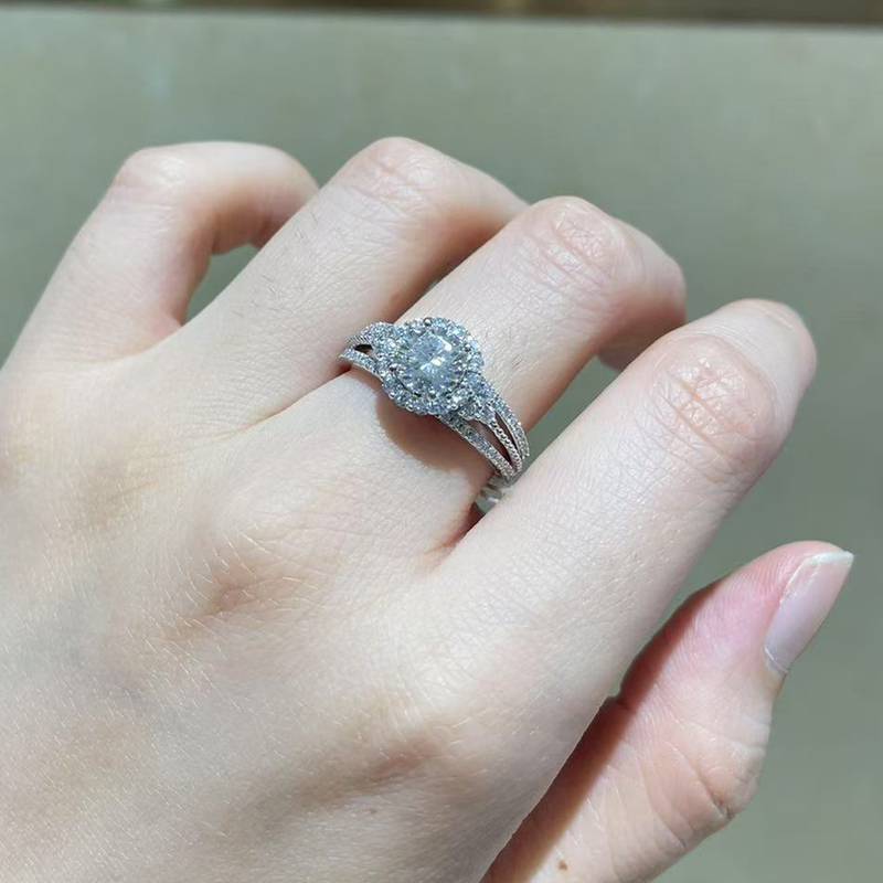 豪华满钻Women's RingS925银镀白金定制选款主石Moissanite1.0ct/副石高碳钻
